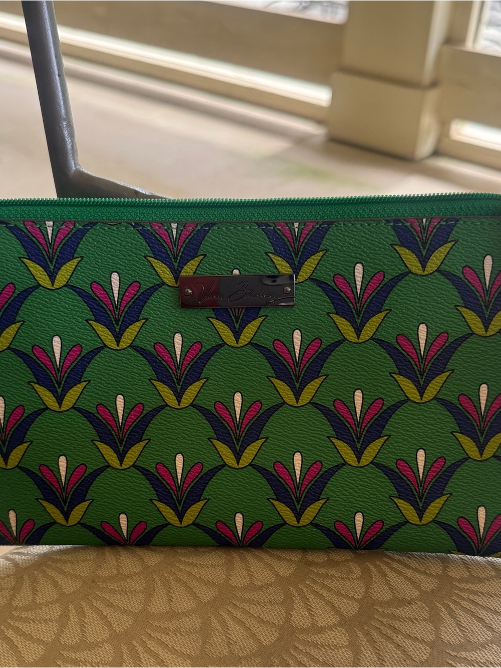 Vera Bradley Green Geometric Floral Wristlet /Travel Cosmetic Bag 💚